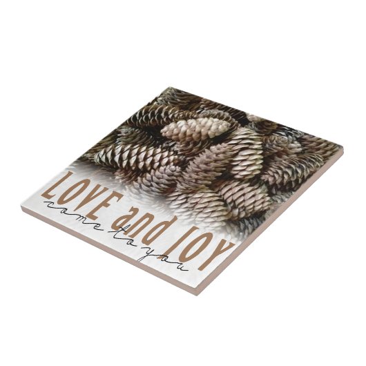 Rustic Holiday Love and Joy Pine Cone Tegeltje (Zijkant)