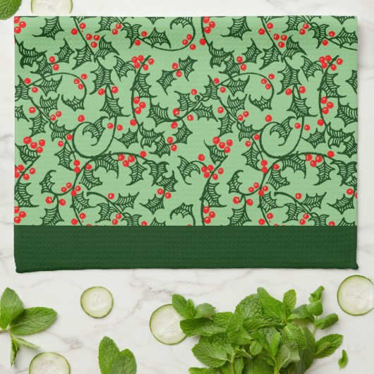 Rustic Holly and Berry Holiday Pattern on Green Theedoek (Gevouwen)