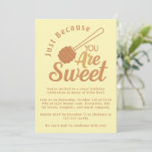 Rustic Honey Bee Yellow Sweet Birthday Invitation Kaart (Staand voorkant)
