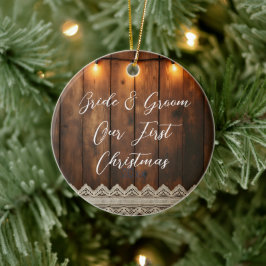 Rustic Hout en Kant Trouw Eerste Kerstmis Keramisch Ornament