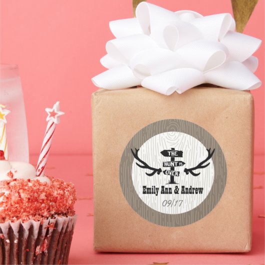 Rustic Hunt is over Barnwood Save the Date Seal Ronde Sticker (Feest)