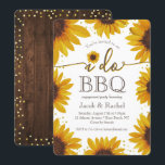 Rustic I DO BBQ Zonnebloemen & Goud Verlovingsfees Kaart<br><div class="desc">Dit rustieke ontwerp bevat mooie geschilderde zonnebloemen in waterkleuren, geaccentueerd met namaak gouden stippen en een houten kaart op de achterkant. Klik op de aanpassen knop voor meer flexibiliteit bij het wijzigen van de tekst of het verplaatsen van de afbeeldingen! Variaties van dit ontwerp en bijpassende producten zijn beschikbaar in...</div>
