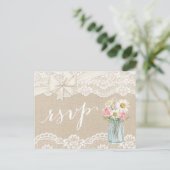 Rustic Ivory Burlap Lace Floral Mason Jar RSVP Uitnodiging Briefkaart (Staand voorkant)
