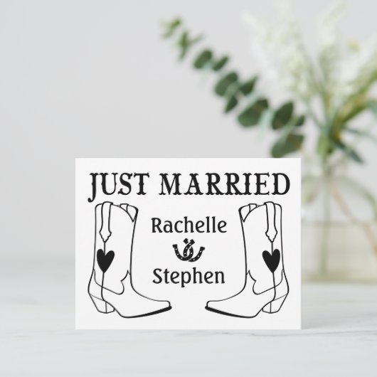 Rustic Just Married Wedding Western Land Black Aankondigingskaart (Staand voorkant)