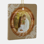Rustic jute en kant Eerste kerst verloofd Keramisch Ornament (Rechts)