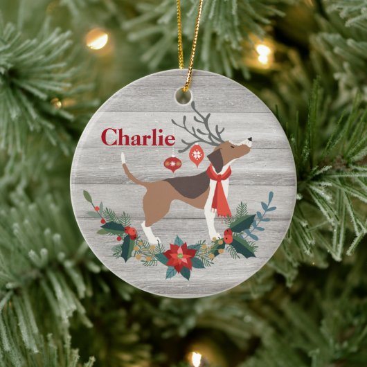 Rustic kerstbeagle Dog Antlers Greenery Keramisch Ornament (Boom)