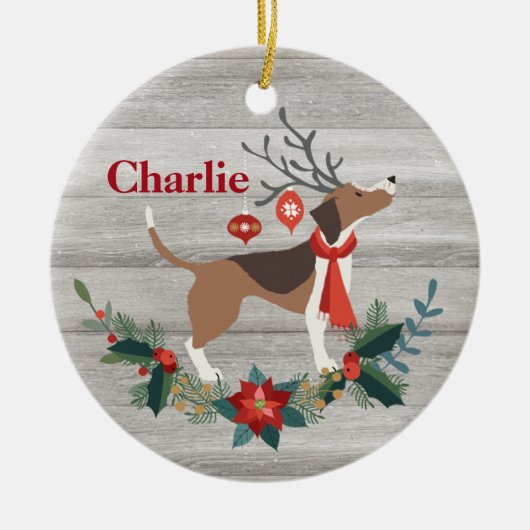 Rustic kerstbeagle Dog Antlers Greenery Keramisch Ornament (Voorkant)