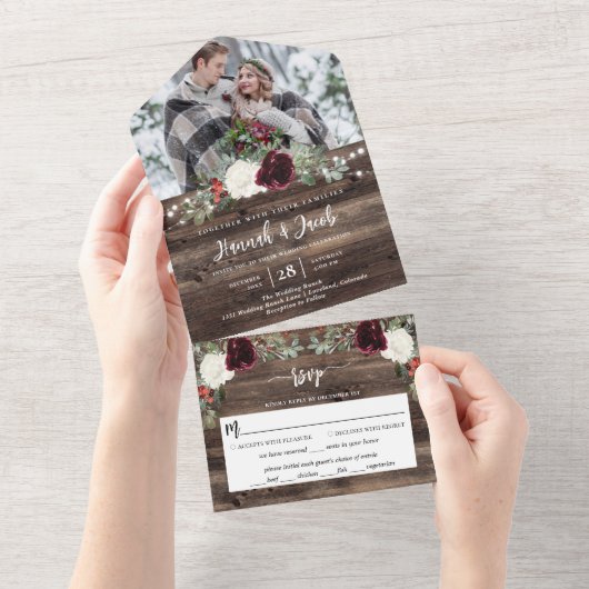 Rustic Kerstwinter Hout Foto bruiloft All In One Uitnodiging (Afscheurbaar)
