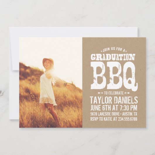 Rustic Kraft Afstuderen Foto BBQ Uitnodiging (Voorkant)