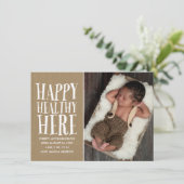 Rustic Kraft Lettering Foto geboorteaankondiging Aankondiging (Staand voorkant)