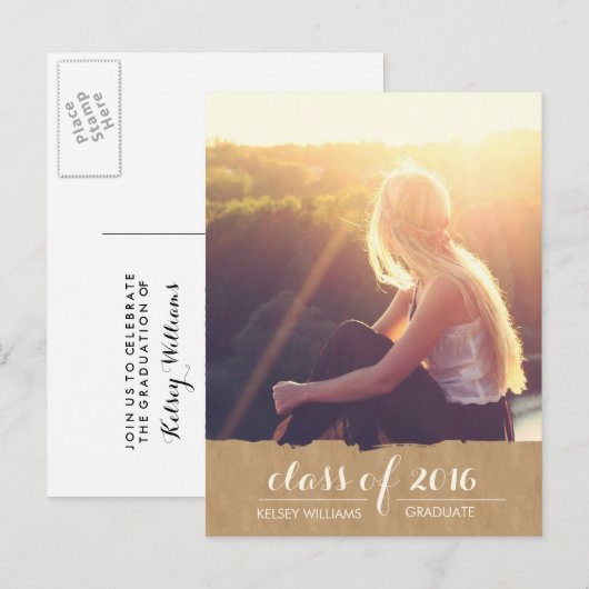 Rustic Kraft Look Foto Afstuderen Celebration Uitnodiging Briefkaart (Voorkant / Achterkant)
