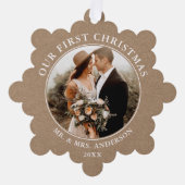 Rustic Kraft onze eerste kerstpaar foto Ornament Kaart (Voorkant)