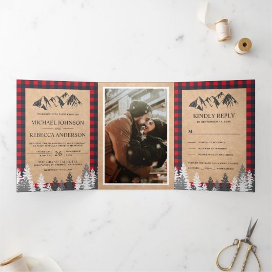 Rustic Kraft Red Buffalo Pset Mountain Wedding Drieluik Uitnodiging (Binnen)