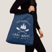 Rustic Lake House Familienaam Boat Oars Trees Crossbody Tas (Dichtbij)