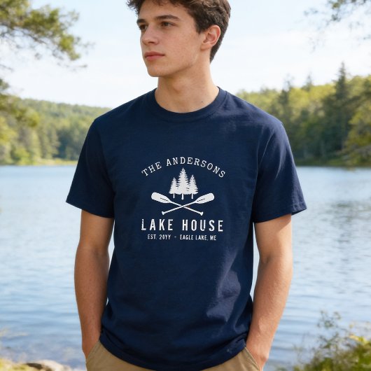Rustic Lake House Familienaam Boat Oars Trees T-shirt