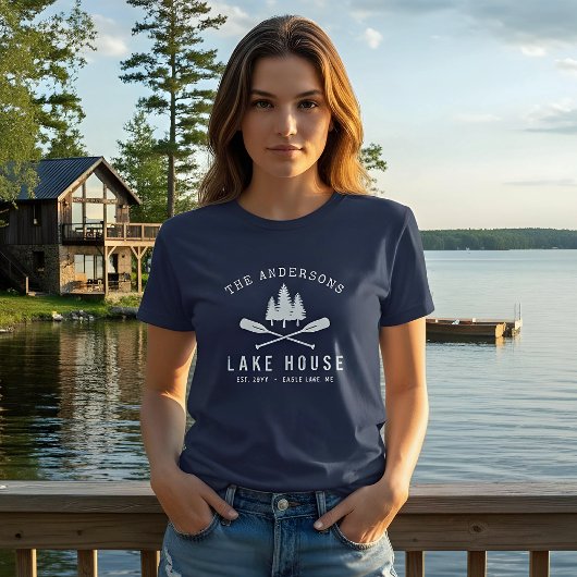 Rustic Lake House Familienaam Boat Oars Trees T-shirt