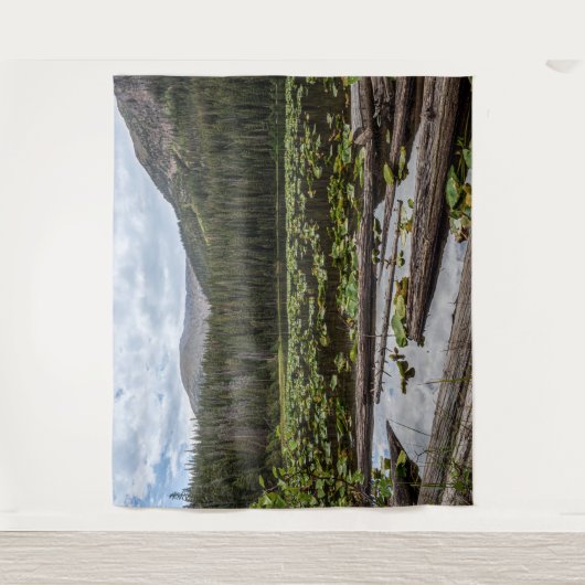 Rustic Lake // Lilly Pond Green Leaves Wandkleed (Voorkant)