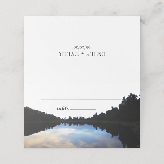 ©Rustic Lake Reflections Lakeside Wedding Escort Plaatskaartje (Buitenkant ongevouwen)