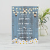 Rustic Lantern & Daisy Flowers Dusty Blue Wedding Kaart (Staand voorkant)