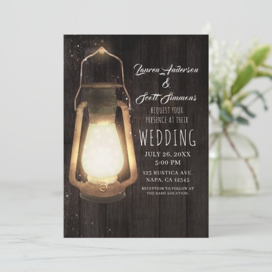 Rustic Lantern Lights Brown Barn Wood Wedding Kaart (Staand voorkant)
