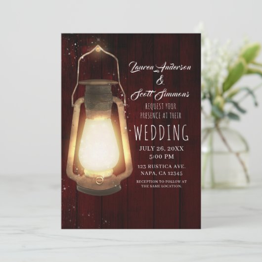 Rustic Lantern Lights Cherry Wood Barn Wedding Kaart (Staand voorkant)