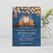 Rustic Lantern & Pumpkins Navy Blue Fall Wedding Kaart (Staand voorkant)