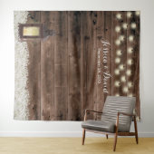 Rustic Lantern White Floral Barn Wedding Backdrupp Wandkleed (In Situ (horizontaal))