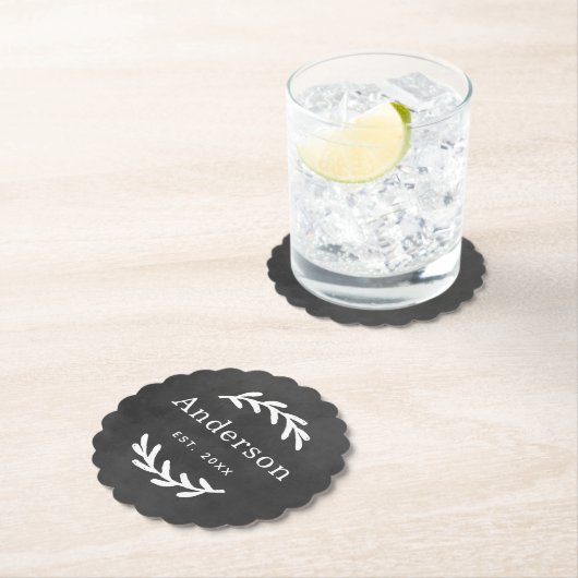 Rustic Laurel Branch Wreater Achternaam Monogram Kartonnen Onderzetters (Insitu)