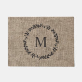 Rustic Laurel Wreath Farmhouse Burlap Monogrammed Deurmat (Voorkant)