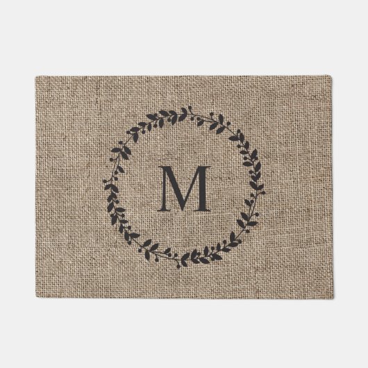 Rustic Laurel Wreath Farmhouse Burlap Monogrammed Deurmat (Voorkant)