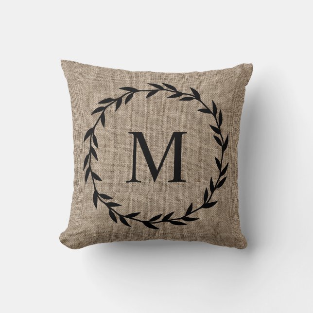 Rustic Laurel Wreath Farmhouse Style Monogramed Kussen (Voorkant)