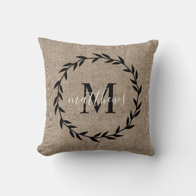 Rustic Laurel Wreath Farmhouse Style Monogramed Kussen (Voorkant)
