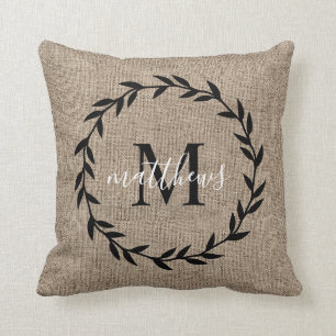 Rustic Laurel Wreath Farmhouse Style Monogramed Kussen