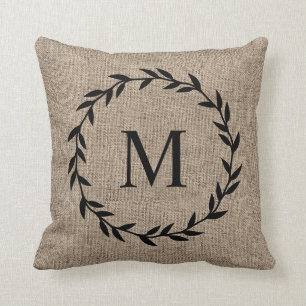 Rustic Laurel Wreath Farmhouse Style Monogrammed T Kussen
