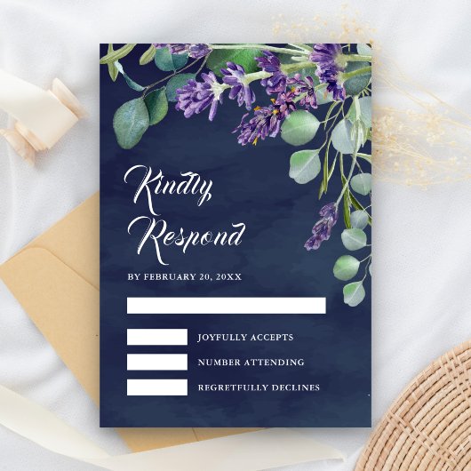 Rustic Lavender en Eucalyptus Navy Blue Wedding RSVP Kaartje