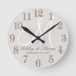 Rustic Linen met witte monogram Ronde Klok
