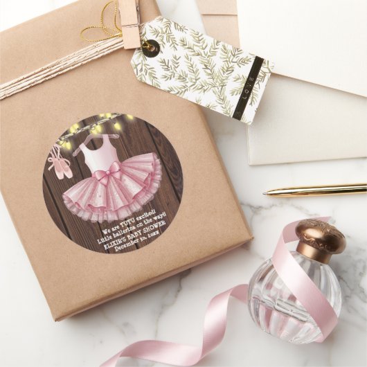 Rustic Little Ballerina Tutu Glitter Baby shower Ronde Sticker (Geschenken)