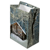 Rustic Log Cabin Winter Magic Medium Cadeauzakje (Voorkant Gekanteld)