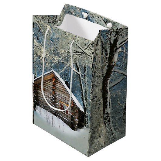 Rustic Log Cabin Winter Magic Medium Cadeauzakje (Voorkant Gekanteld)