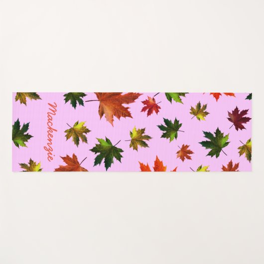 Rustic Maple Leaves Pattern met Naam op PINK Yogamat (Voorkant (horizontaal))