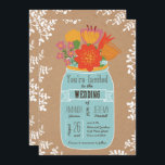 Rustic Mason Jar met Flowers op Craft Paper Kaart<br><div class="desc">Dit trouwuitnodiging collectie is voorzien van een rustige handgemaakte moeraspot gevuld met bloemen op een ambachtelijke papieren achtergrond. Een bladgrens voegt een buitendeurgevoel toe,  waardoor het perfect is voor lente- en zomerbruiloften. De achtergrondkleur kan worden aangepast om uw motief aan te passen,  verzend me enkel een bericht.</div>