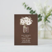 Rustic Mason Jar White Flowers Bewaar de datum Aankondigingskaart (Staand voorkant)