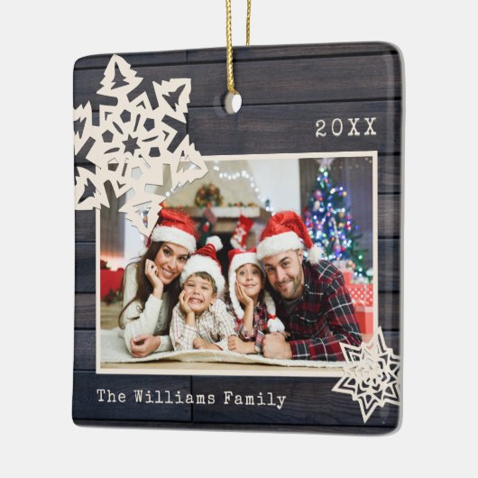 Rustic Modern Photo DIY Snowflake Familienaam Wood Keramisch Ornament (Links)