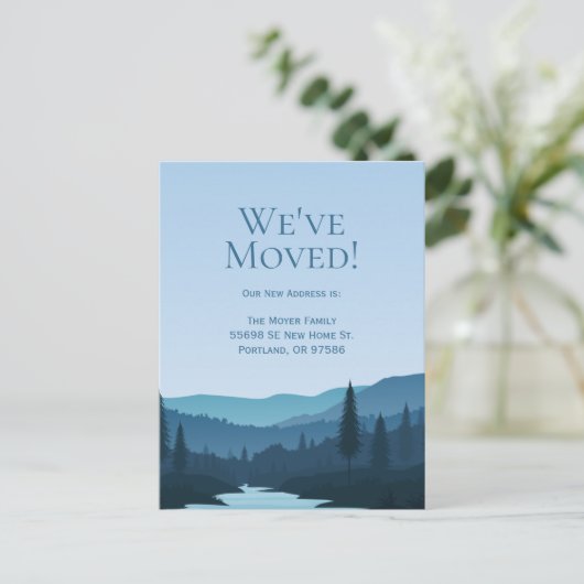 Rustic Mountain Forest Stream met pijnbomen Briefkaart (Staand voorkant)