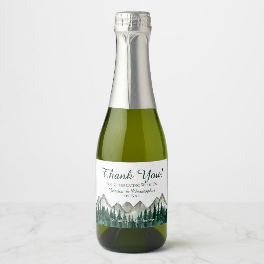 Rustic Mountain & Pine Wedding Thank You Mini Sparkling Wijnetiket (Voorkant)