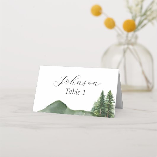 Rustic Mountain Woodland Pine Tree Trouwtafel Plaatskaartje (Voorkant)