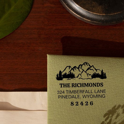 Rustic Mountains & Pine Return Address Zelfinktende Stempel