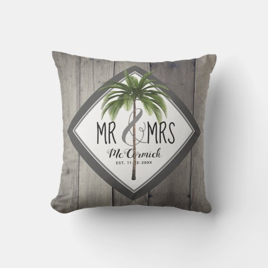 Rustic Mr. en Mrs Grey Monogram Palm Tree Pas getr Buitenkussen (Voorkant)