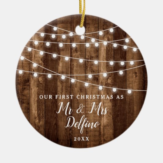 Rustic Mr. en Mrs. Personalized Wood String Lights Keramisch Ornament (Voorkant)