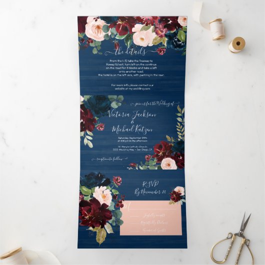 Rustic Navy Blue Blush & Bourgondië Bloemen Huweli Drieluik Uitnodiging (Binnen)
